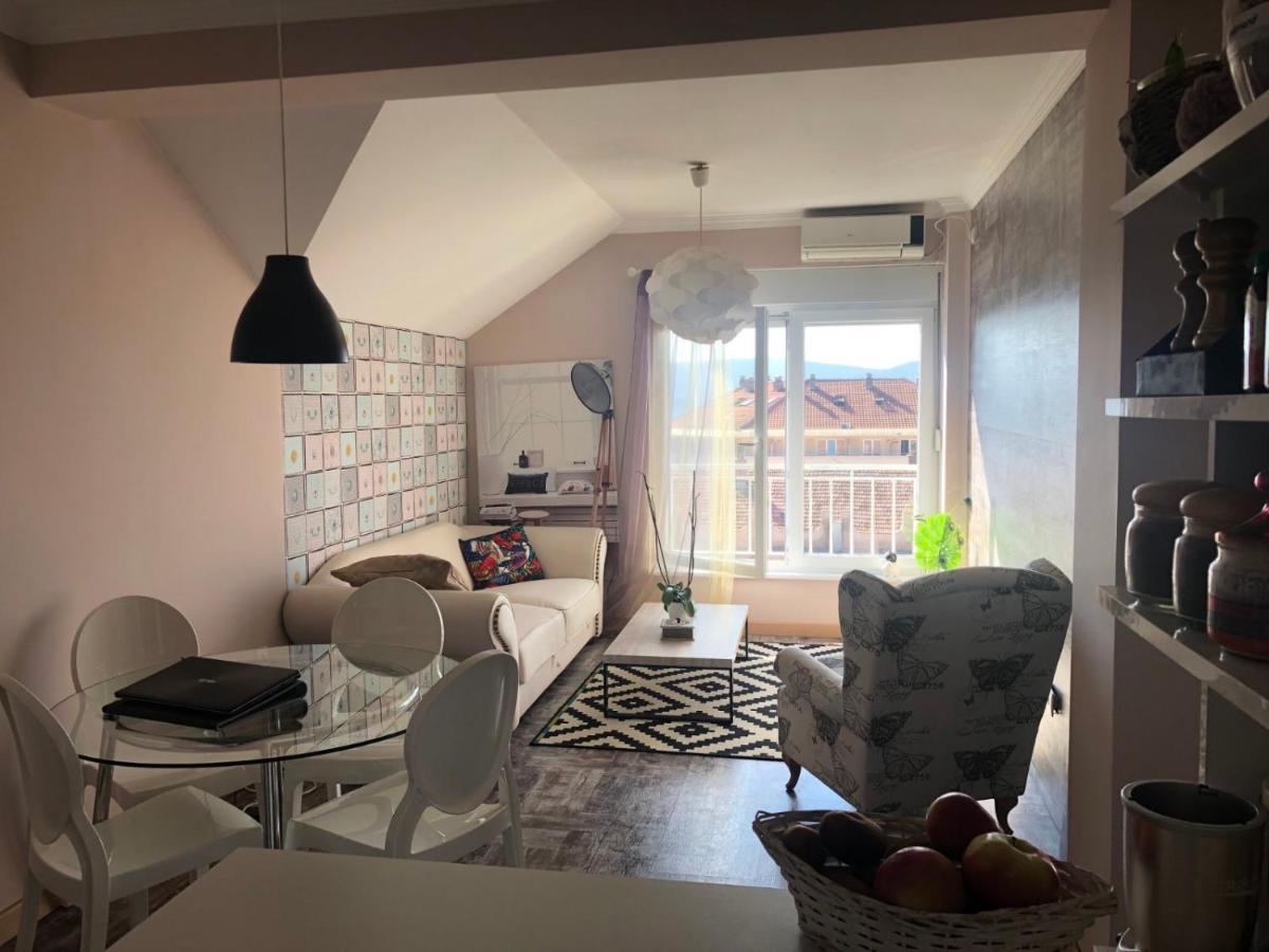 Gala Apartment Tivat Exterior foto